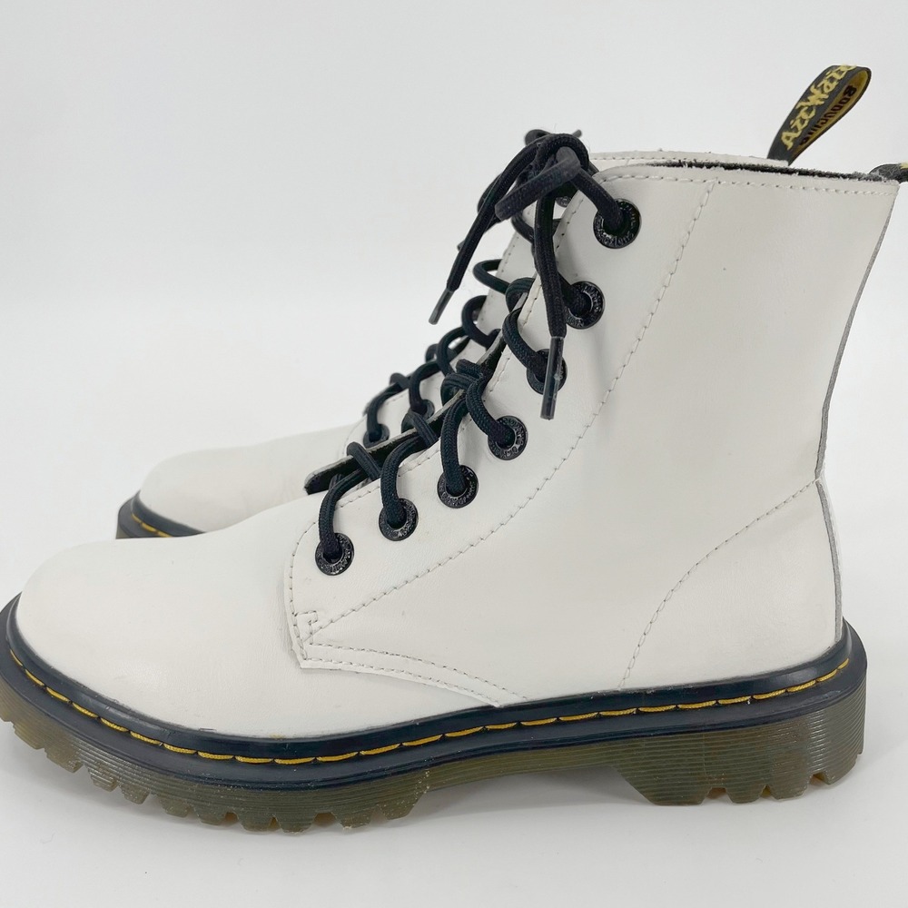 Dr. Martens Luana White Leather Combat Boots Womens 7‎ Lace Up AW004 SK 11 U